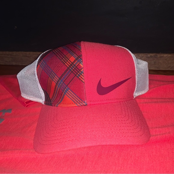 Pink/Orange Nike Golf Hat with White Mesh Back. Size M/L. NWOT. - Picture 1 of 4